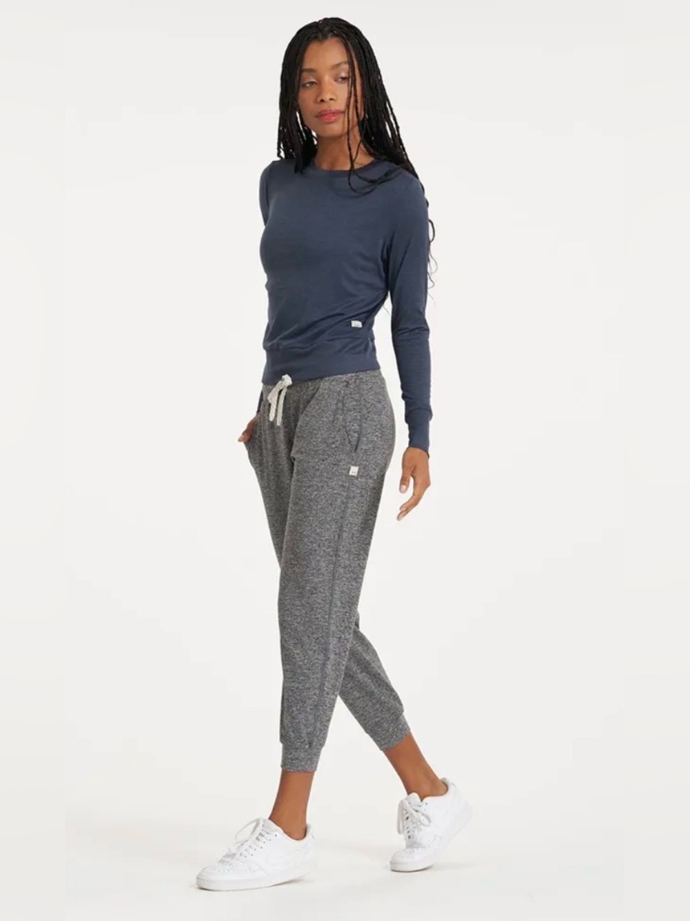 Vuori women’s Performance Jogger in Heather Grey